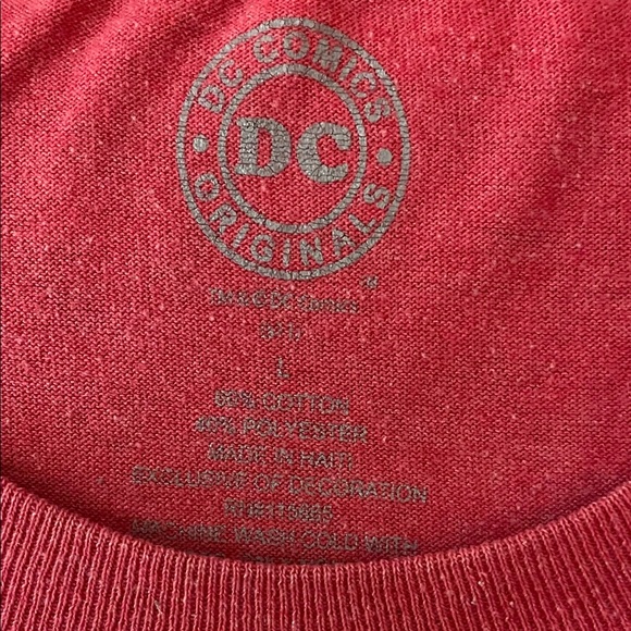 Detective Comics Batman T-shirt - Picture 7 of 7